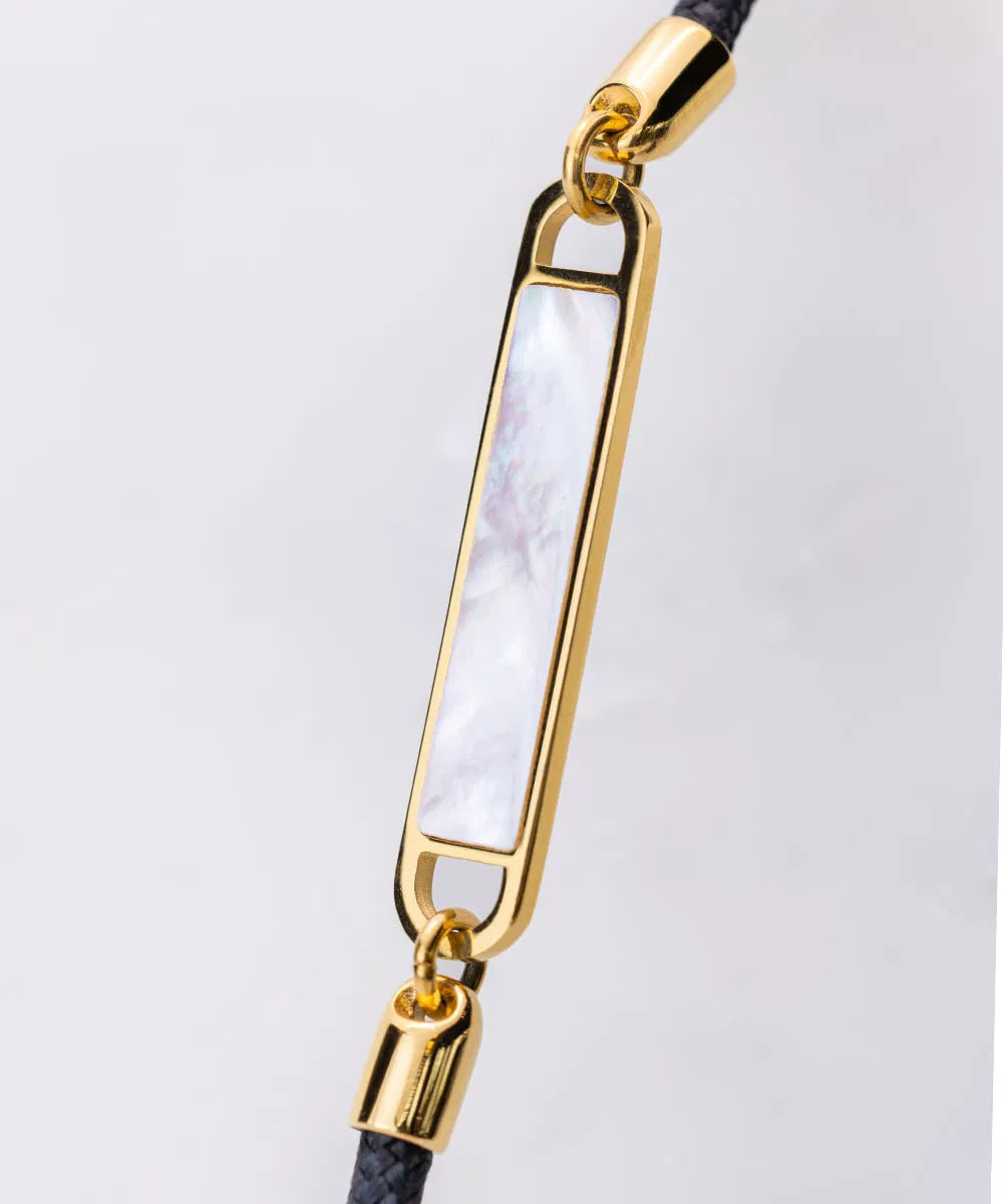 Pig and Hen Harriet Black - Sand Pearl | Gold