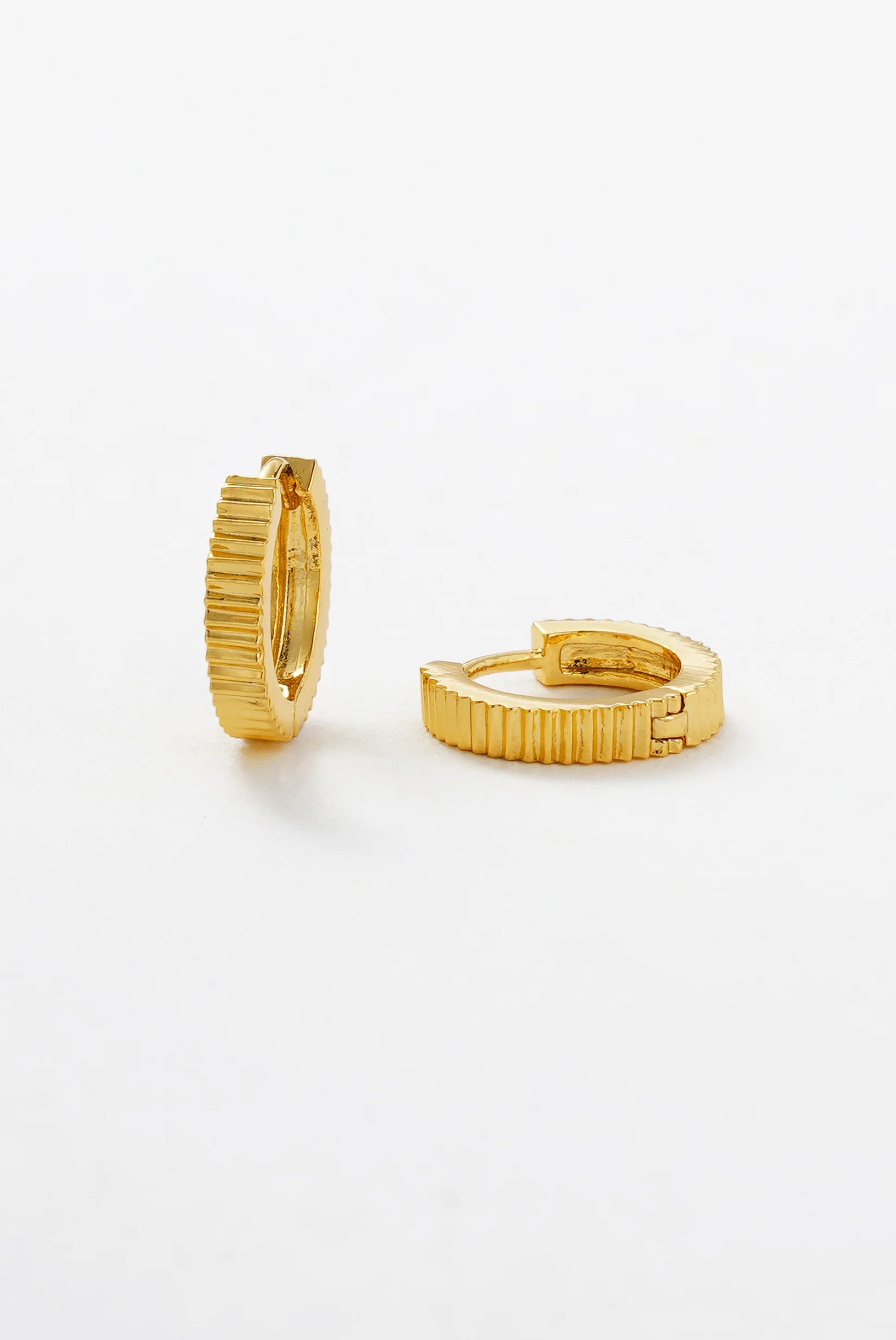 Zafino Willow Huggie Gold