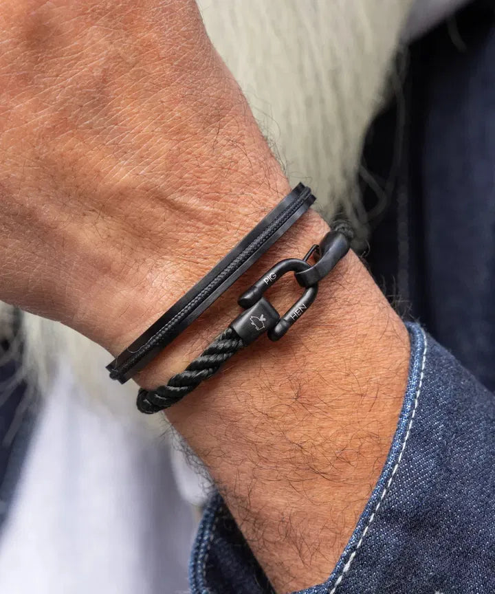 Pig and Hen Lobster Larry Black | Black