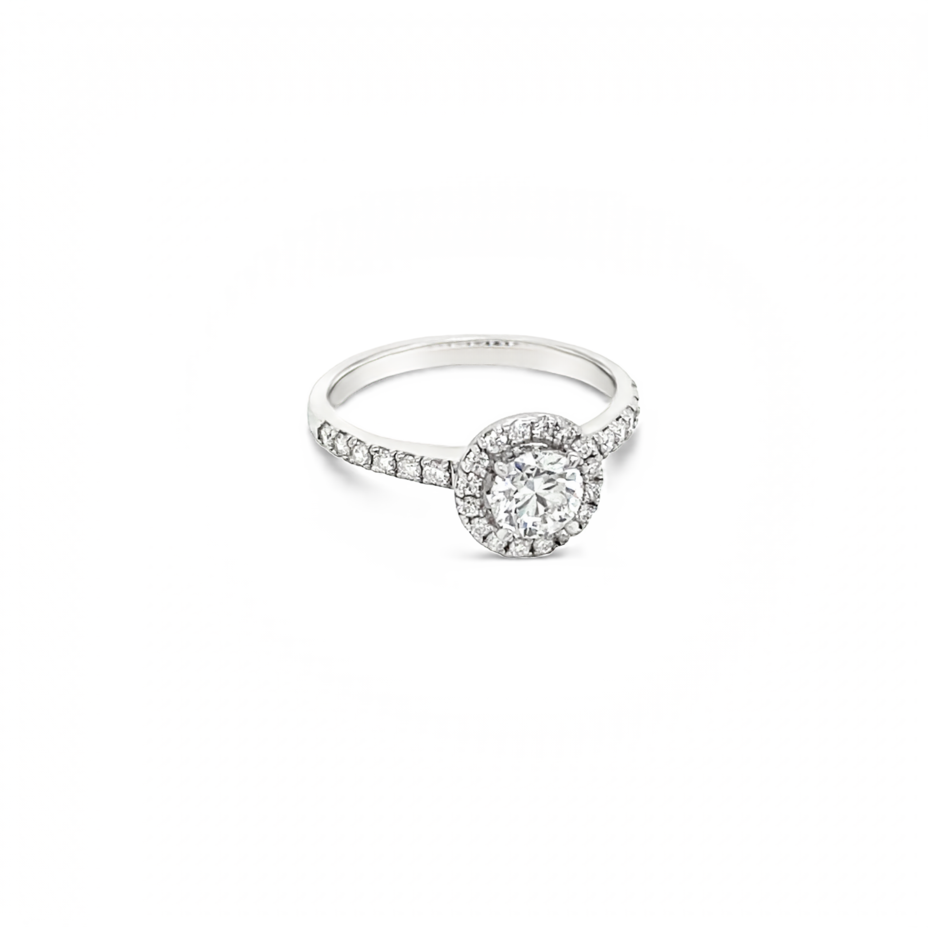 18ct White Gold Round Brilliant Cut Lab Grown/ Natural Halo Diamond Ring