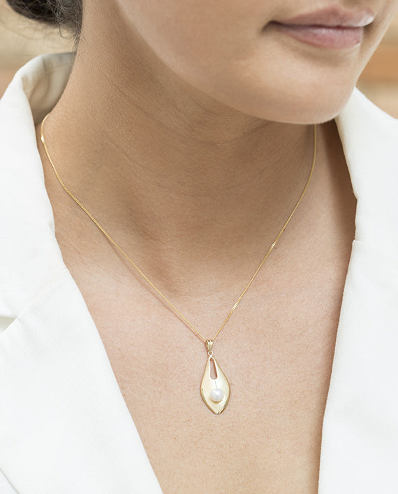 9ct Freshwater Pearl Round Pendant