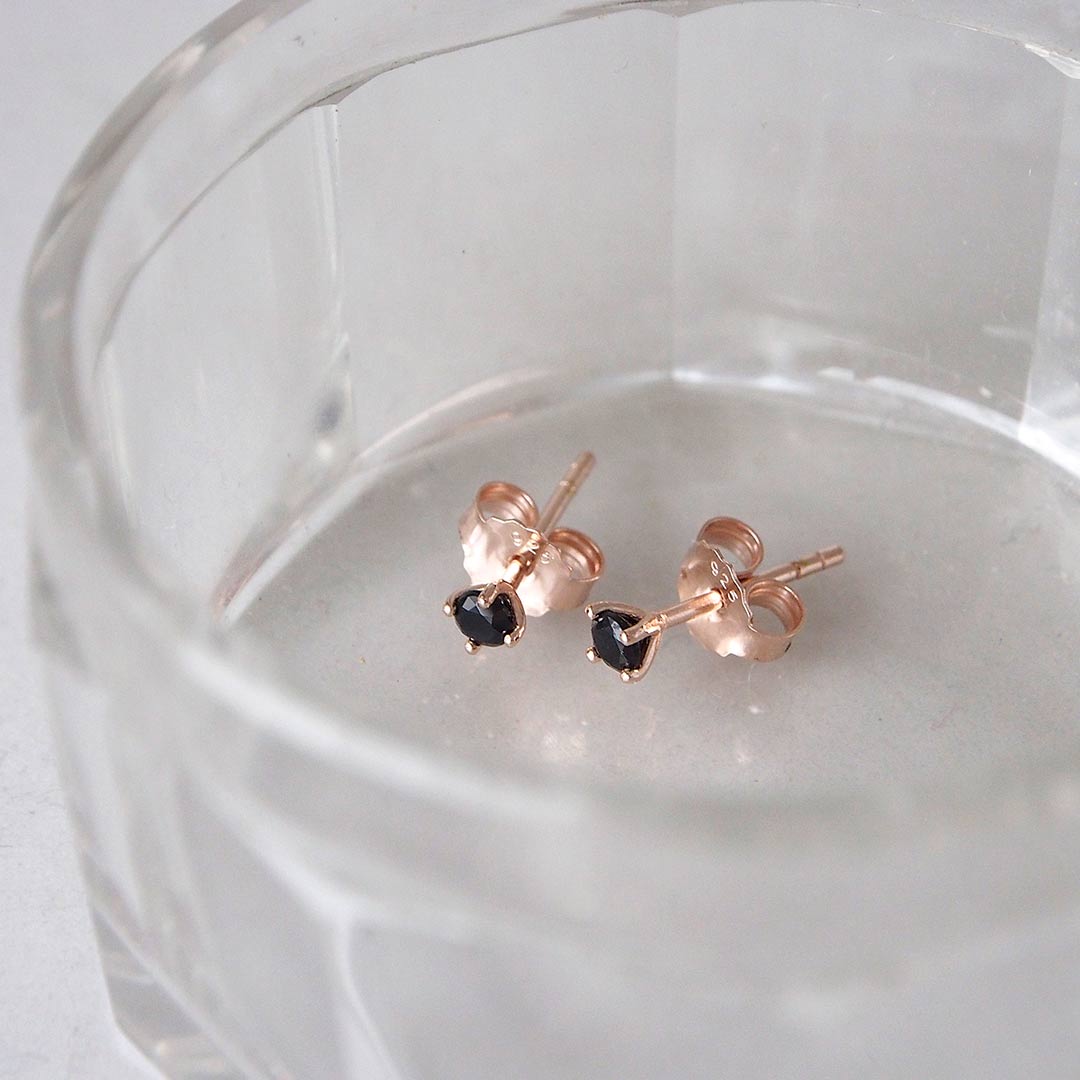 Murkani 3mm Stud Earrings - Black Spinel