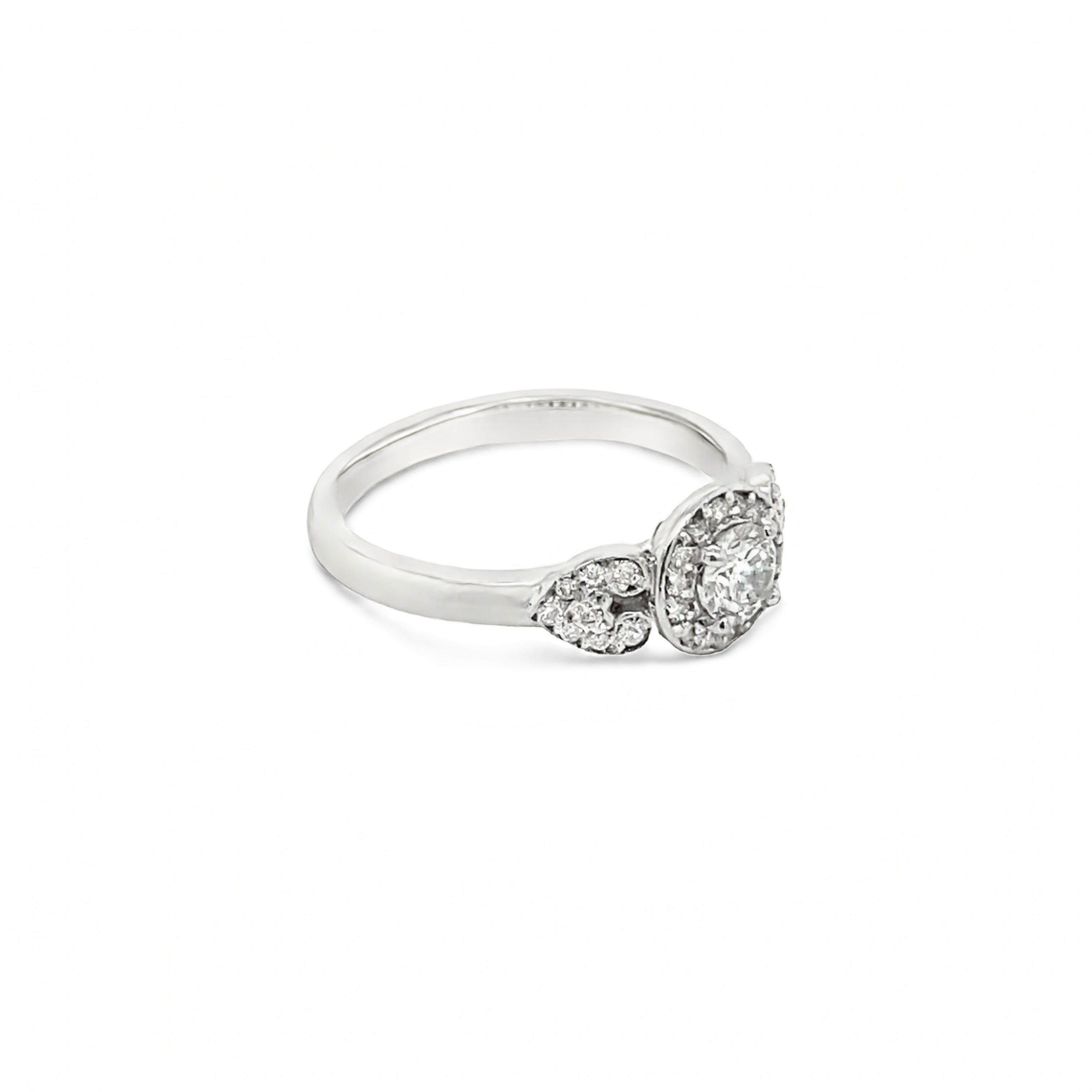 18ct White Gold Antique Style Diamond Ring