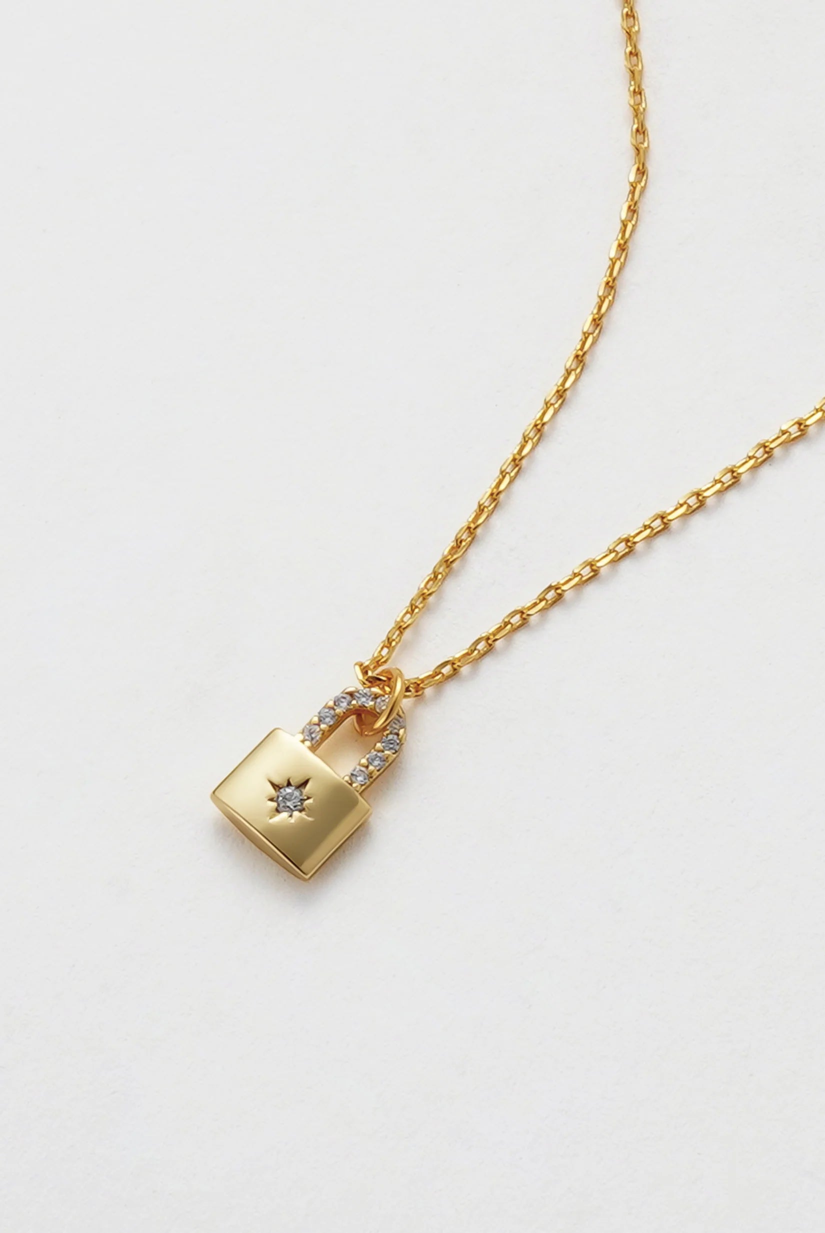 Zafino Locket Mini Necklace- Gold