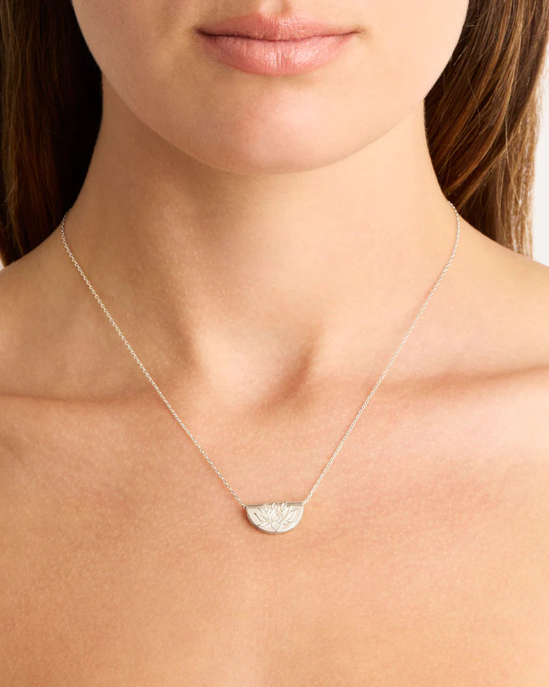 Sterling Silver Graduated Lotus Necklace - Me&Ro
